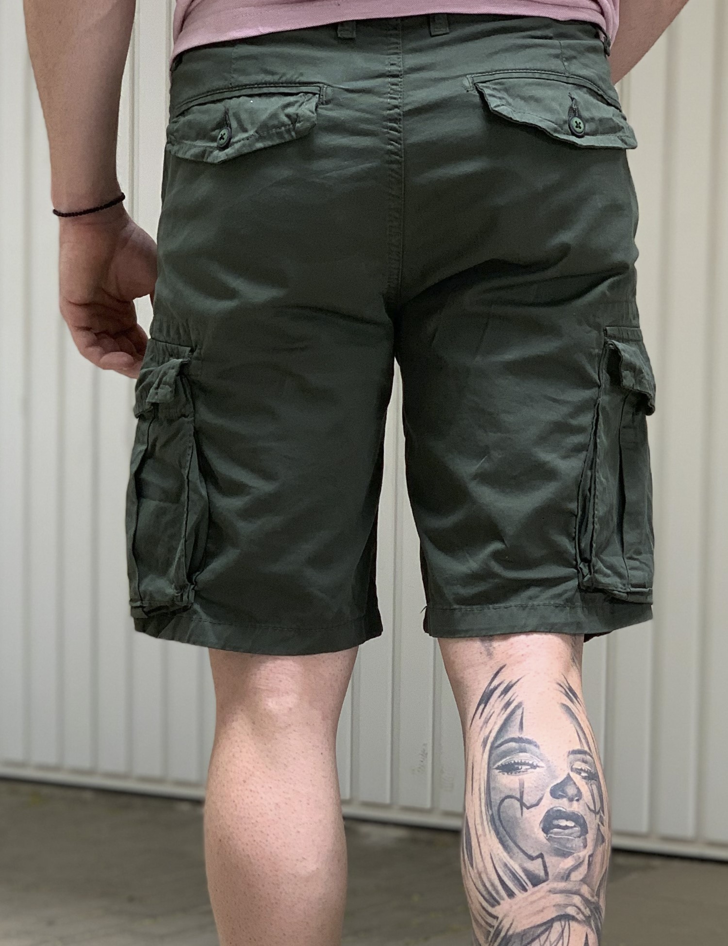 Ανδρική χακί cargo βερμούδα 577923P φωτογραφία